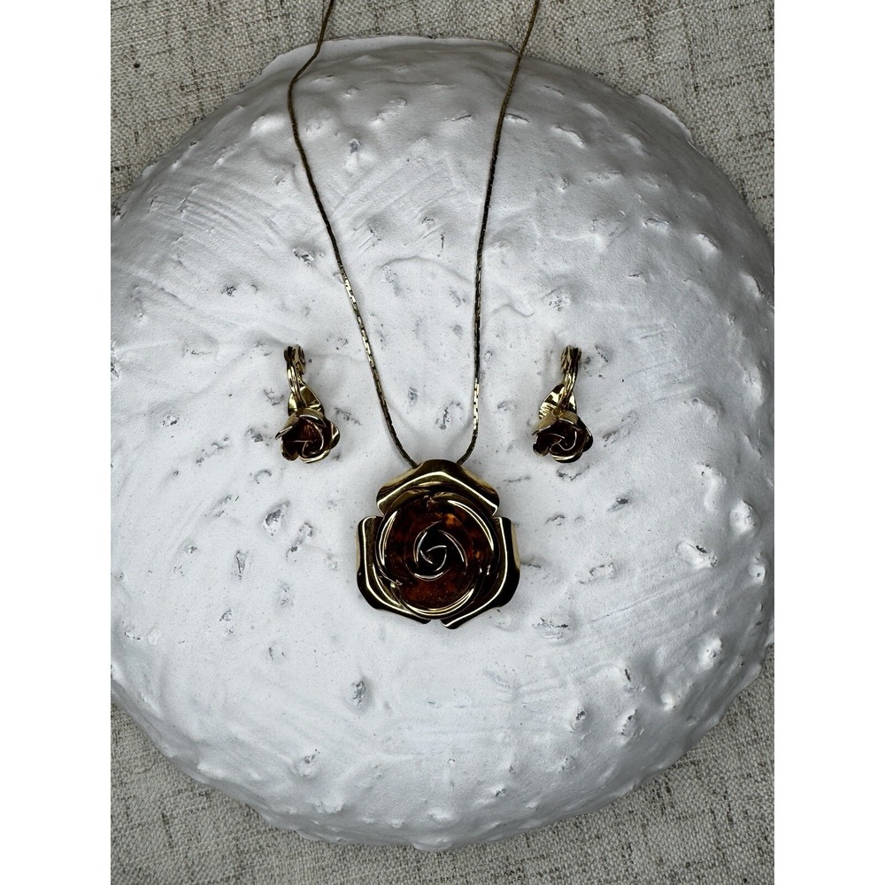 MONET SIGNED GOLDTONE ROSE ACCENT NECKLACE/EARRINGS SET VINTAGE RARE